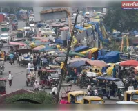 सरकारी भूमि पर अतिक्रमण कर अधिकतर ट्रांसपोर्टर कारोबार कर रहे हैं