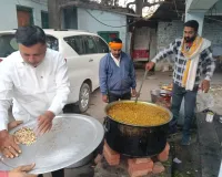 मानवता की अनूठी मिसाल ओबरा में श्री राम सेवा समिति का खिचड़ी अभियान सातवें महीने में प्रवेश