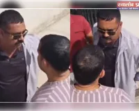 ‘हम राजेश सिंह हई, अखियां निकाल लेईब’… मऊ में वायरल वीडियो से गरमाया विवाद, कानपुर केस से हो रही तुलना