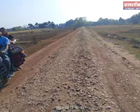 नुकीले बिखरे स्टोन मेटल रोड पर आवागमन में होती है अत्यधिक कठिनाई : पूर्व मुखिया सखावत अली