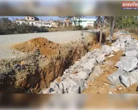 सड़क कालीकरण व गार्डवाल निर्माण पर अनियमितता का आरोप