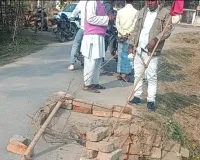 कुशीनगर : मेलानगरी–बड़हरा मार्ग पर बड़हरा के उत्तरी छोर की पुलिया एक पार ध्वस्त, आवागमन संकट में