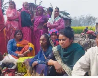 बबुईया हरपुर अग्निकांड : रिनु की शादी का सामान जलकर राख, मजदूर परिवार पर टूटा दुखों का पहाड़