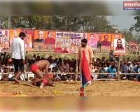 पंजाब के विक्की पहलवान ने आगरा के  सूरज  पहलवान को आसमान दिखाया
