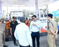 डीएम व एसपी  ने  पेट्रोल पंप का निरीक्षण किया