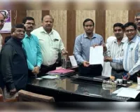 विभिन्न मांगों को लेकर जिला विद्यालय निरीक्षक को सौंपा ज्ञापन