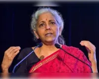 लॉकडाउन पर आ गई सरकार की सफाई, पीएम ने कहा था- जंग की चुनौती कोरोना जैसी, तैयार रहना होगा