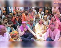 होली सो होली अब भरो प्रेम की झोली रंगों का पर्व होली की सभी को शुभकामनाएं डा गंगवार 