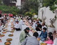 नैनी में सपा प्रदेश सचिव मो. शारिक के आवास पर इफ्तार पार्टी का आयोजन