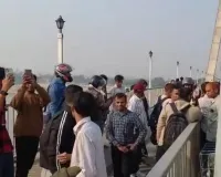 नए यमुना पुल से सिपाही ने लगाई छलांग, जल पुलिस ने बचाई जान