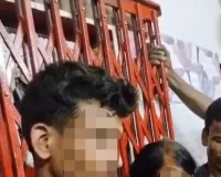 उन्मादी भीड़ का ‘तालिबानी फरमान’के सामने बेबस पुलिस,22 घंटे तक बना रहा बंधक,पुलिस रही खामोश 