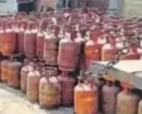 गैस सिलेण्डरों की कमी होने की अफवाहों से बचें उपभोक्ता - जिला पूर्ति अधिकारी