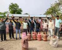 बीजपुर में  गैस सिलेंडर की किल्लत से मचा  हाहाकार, आम जनता परेशान