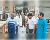 पूर्व सांसद रेवती रमन पहुंचे समाजसेवी के घर, दी ईद की मुबारकबाद 