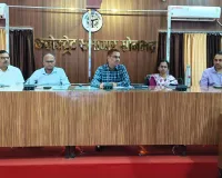 जिलाधिकारी ने किया जनसुनवाई समाधान पोर्टल पर जन शिकायतों के त्वरित एवं गुणवत्ता पूर्ण निस्तारण हेतु अधिकारियों के साथ बैठक