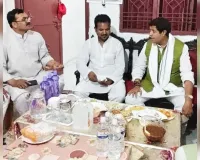 सपा नेता मो.तारीख के आवास पहुंचे सांसद उज्जवल रमण सिंह