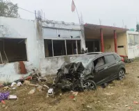 नील गाय को बचाने के चक्कर मेंअनियंत्रित कार गुमटी टकराई गुमटी में सो रहे युवक की मौत