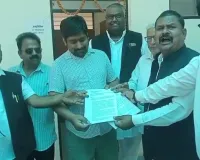 ओबरा तहसील में व्यापक भ्रष्टाचार व सुविधाओं को लेकर अधिवक्ताओं का जोरदार प्रदर्शन