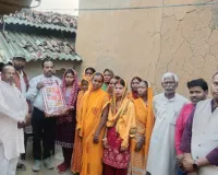 हजारीबाग सांसद मनीष जयसवाल के सौजन्य से बेटियों के बीच हुआ लहंगा का वितरण