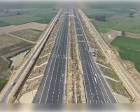 अदाणी ग्रुप द्वारा बनाए गए गंगा एक्सप्रेसवे का पीएम मोदी ने किया उद्घाटन