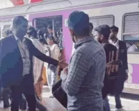 72 ट्रेनों में चेकिंग, 1413 बेटिकट पकड़े; 9.24 लाख जुर्माना वसूला