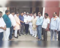 प्रधानों ने कार्यकाल बढ़ाने की मांग को लेकर बीडीओ को सौंपा ज्ञापन