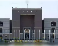 मतदाता सूची पर बड़ा फैसला: गुजरात हाईकोर्ट ने कहा— राज्य निर्वाचन आयोग नाम जोड़ने-हटाने का स्वतंत्र अधिकार नहीं रखता