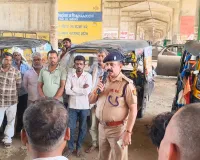 सोनभद्र पुलिस ने किया ऑटो चालकों को यातायात नियमों व सुरक्षा के प्रति जागरूक ,उल्लंघन करने वाले चालकों के विरुद्ध कड़ी कार्यवाही किए  जाने की चेतावनी