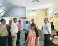 फार्मर रजिस्ट्री के विशेष कैम्प में अनुपस्थित लेखपाल को जिलाधिकारी ने स्पष्टीकरण जारी करने के दिये निर्देश