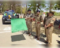 एसपी ने 17 नवीन डायल 112 गाड़ियों को दिखाई हरी झंडी