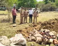 ओबरा पुलिस ने किया 154 अभियोगों से संबंधित अवैध शराब नस्ट