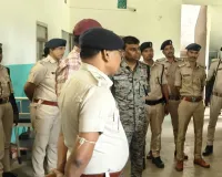 छातापुर में अवैध नर्सिंग होम पर प्रशासन का छापा, सीलबंद