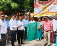 ओबरा में ब्लॉक स्तरीय स्कूल चलो अभियान  रैली को हरी झंडी दिखाकर बीएसए ने किया रवाना