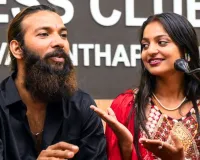 कुंभ मेले से मशहूर हुई मोनालिसा, उनके पति फरमान ने कम उम्र मे शादी के दावे को नकारा