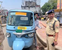 डीसीपी यातायात की चेतावनी: चौराहों पर सौ मीटर के अंदर नहीं खड़े होंगे ई-रिक्शा व अन्य वाहन 