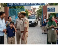 स्कूल में तिलक लगाकर पहुंचा छात्र ,तो टीचर ने जड़ा थप्पड़, परिजनों ने जमकर काटा हंगामा