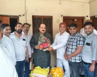 मानदेय वृद्धि पर शिक्षक विधायक से मिला  प्राथमिक शिक्षामित्र संघ का प्रतिनिधि मण्डल 