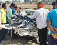 सिद्धार्थनगर में  अनियंत्रित होकर पोखरे में  डूबी कार , दो की मौत, तीन घायल
