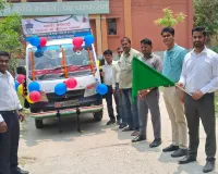 03 जागरूकता वाहनों को हरी झंडी दिखाकर किया गया रवाना