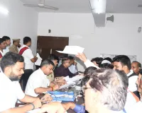 समाधान दिवस में कुल 164 प्रकरण सुनवाई के लिए आयें, 08 प्रकरणों का मौके पर किया गया निस्तारण।