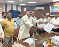 जंगल नाहरछपरा में सरकारी योजनाओं के नाम पर करोड़ों की ठगी का आरोप, डीएम को सौंपा ज्ञापन