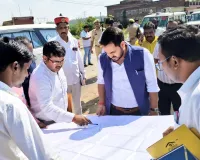 रॉबर्ट्सगंज नगर पालिका क्षेत्र में जल निकासी हेतु बन रहे नाले का जिलाधिकारी ने किया औचक निरीक्षण,  दिये गुणवत्ता व समयबद्ध निर्माण के निर्देश