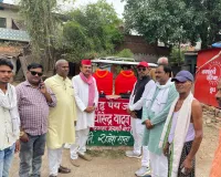 चक भटाई चौराहे पर प्याऊ की व्यवस्था, राहगीरों को बांटा गया बताशा और गुड़।