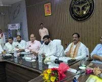 जनप्रतिनिधियों और अधिकारियों के समन्वय से जनपद को विकास के पथ पर ले जाने का आह्वान
