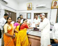 संस्कृत शिक्षक उत्थान समिति के अध्यापकों ने जिला अधिकारी मिर्जापुर  के  माध्यम से मुख्यमंत्री को सौपा ज्ञापन। 