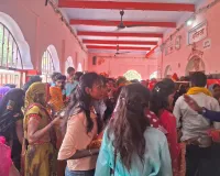 आस्था  लगाकर आते हैं दर्शनार्थ दुर्व्यवस्था के होते हैं शिकार सिर्फ होता है  दर्शनार्थियों का मंदिर परिसर में शोषण। 