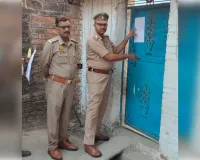 पास्को एक्ट के वांछित अभियुक्त के घर धारा 84 की नोटिस चस्पा।              