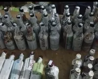 बिहार ले जा रहे अंग्रेजी शराब के साथ तस्कर गिरफ्तार