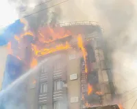 सिविल लाइन्स में आग।शॉर्ट सर्किट से मची अफरा-तफरी, फायर ब्रिगेड ने घंटों की मशक्कत के बाद पाया काबू।।