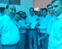 वकीलों पर लाठीचार्ज के विरोध में बार एसोसिएशन ने सौंपा ज्ञापन